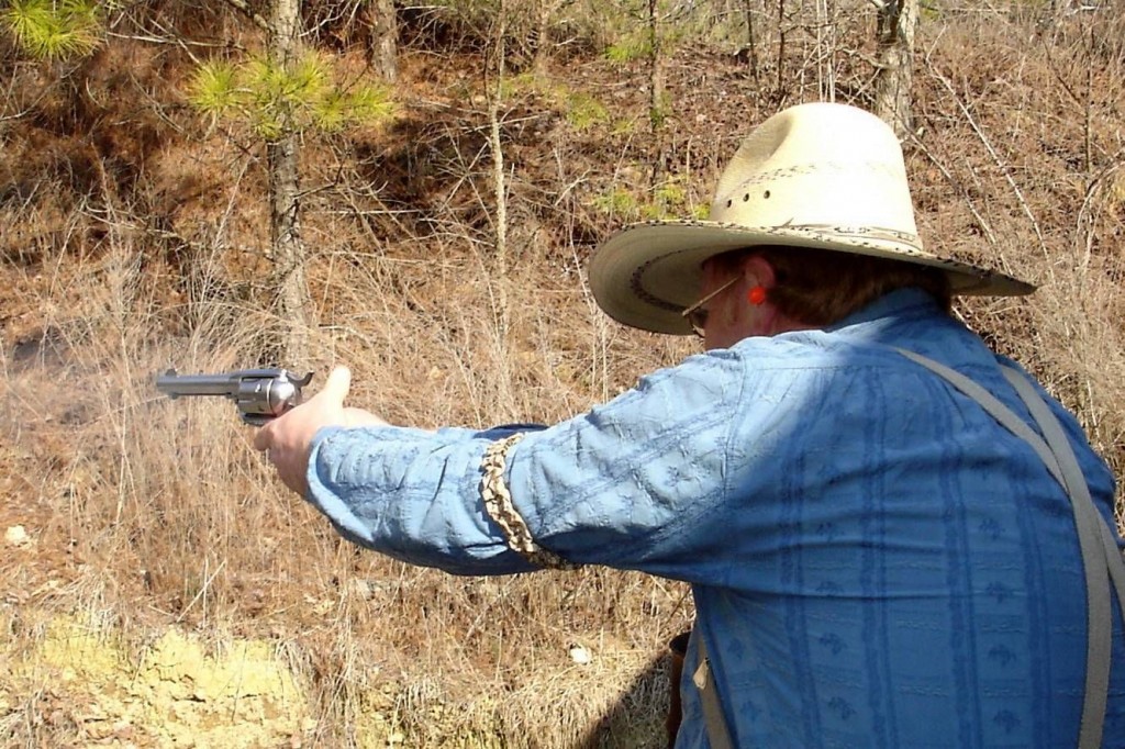 Ocoee Red Demonstrates Shooting Traditional Style